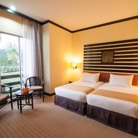 Hotel Felda Residence Hot Springs Sungkai Extérieur photo