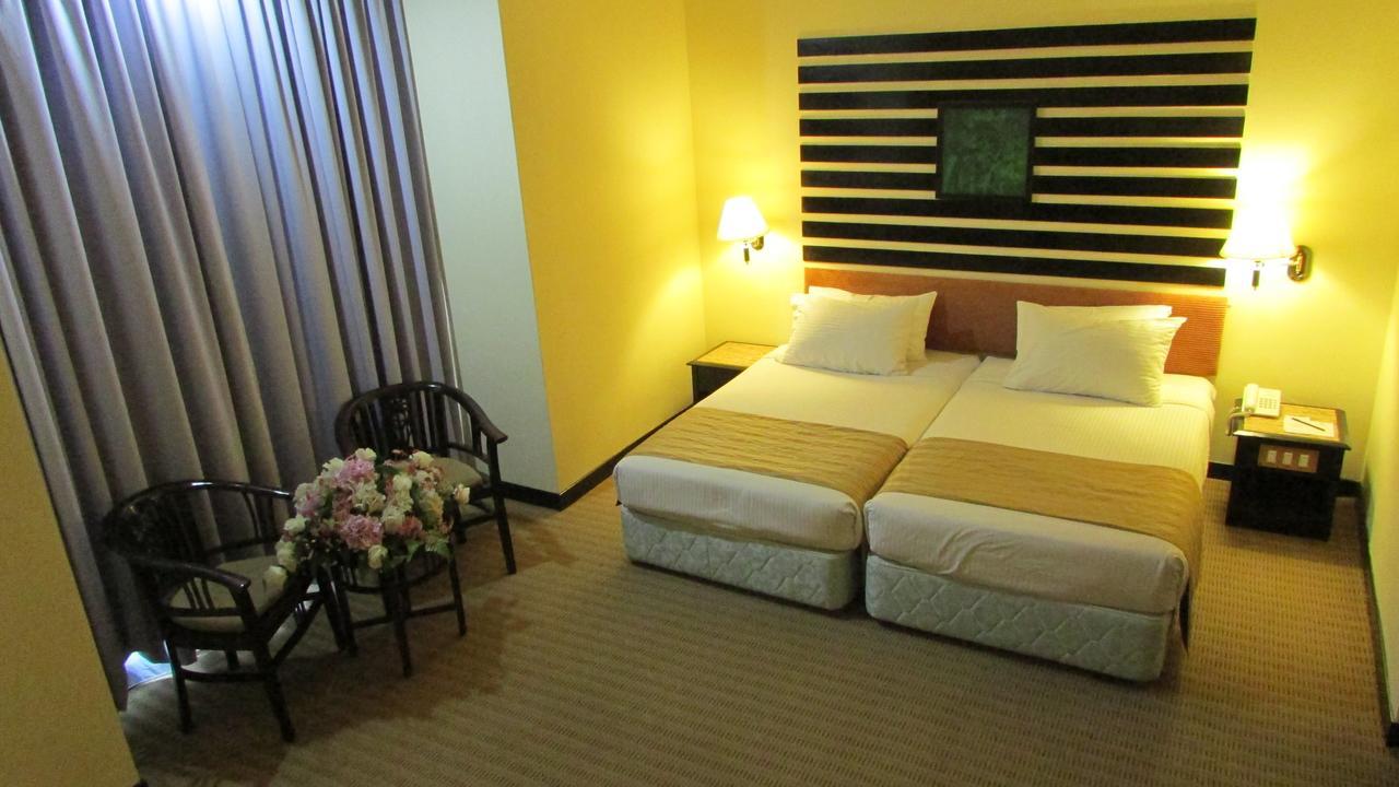 Hotel Felda Residence Hot Springs Sungkai Extérieur photo